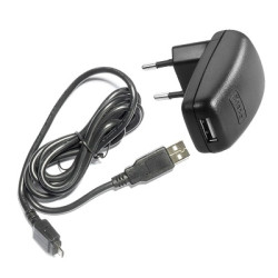 01-img-cardo-intercomunicador-de-moto-cargador-usb